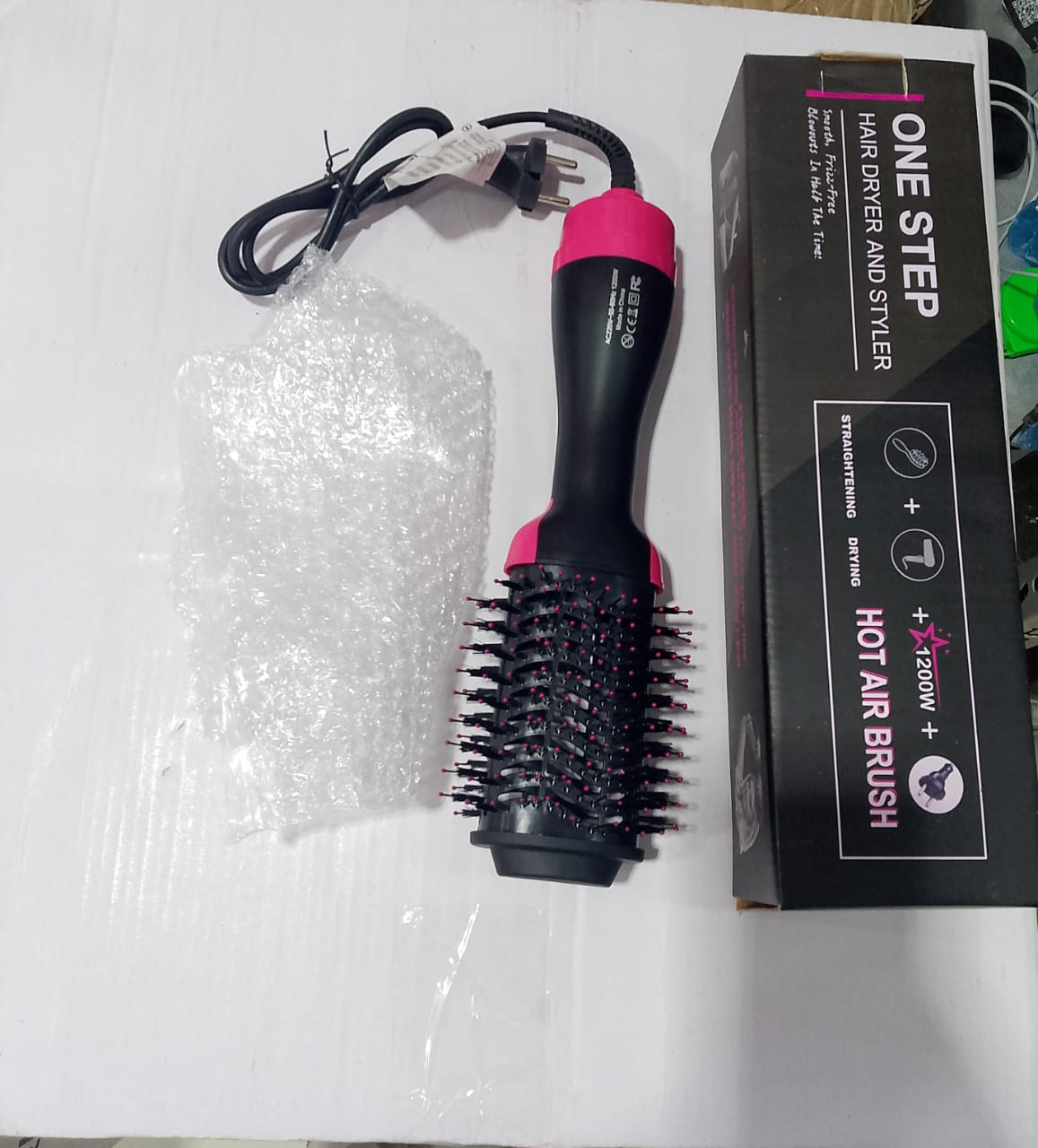3-in-1 Hot Air Brush – Hair Dryer, Straightener & Curler